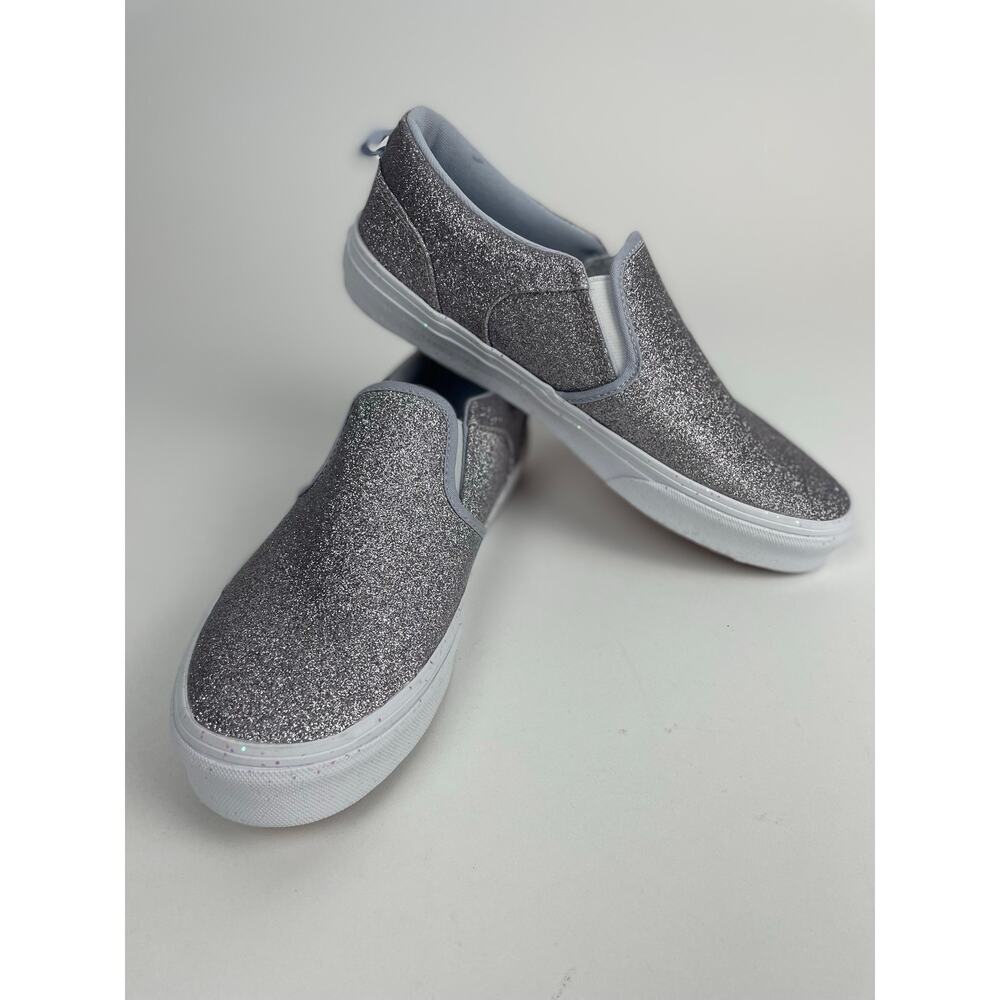 NWT Vans US Missy Women’s SIZE 6 Silver Glitter Shoes